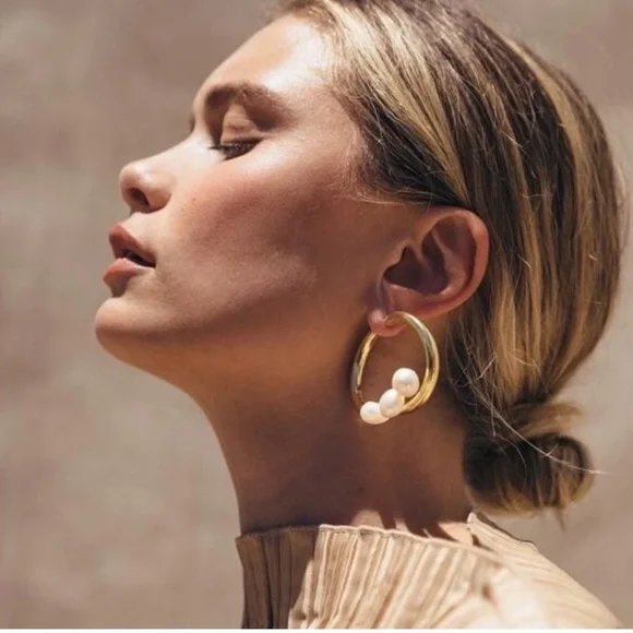 Cult Gaia - Picture 1 of 6